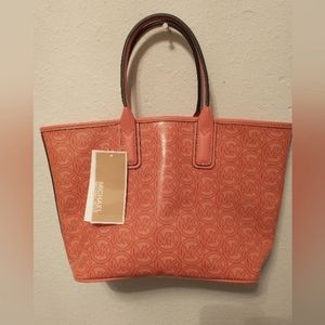 Nwts. Smaller michael kors purse.